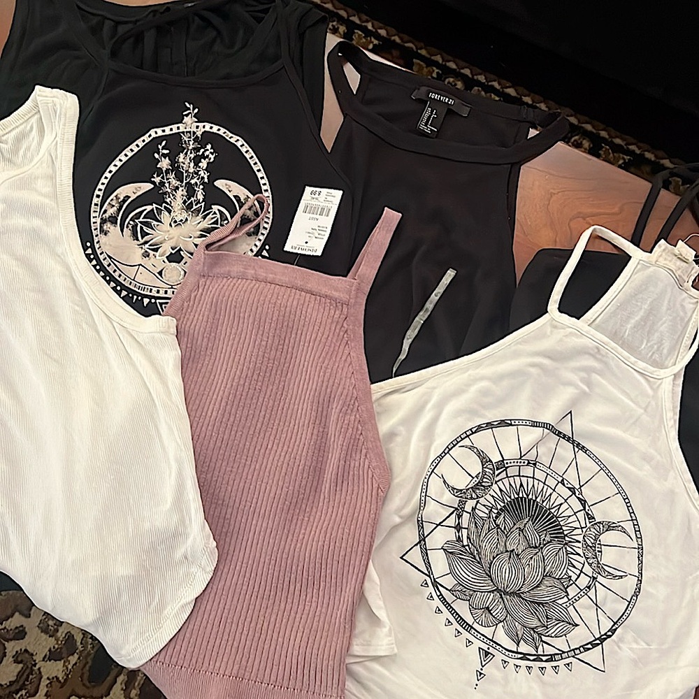 ❀ Lot of 7 Tank Tops ❀